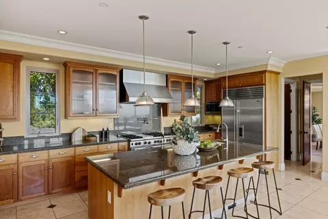 Kitchen - 122 Zanzibar Dr, Aptos, CA 95003 photo 2 of 2