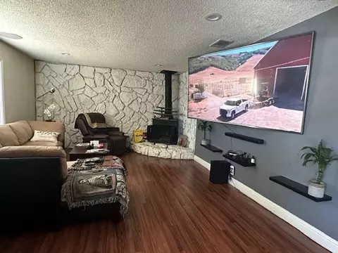 Living - 6 Linscheid Dr, Pittsburg, CA 94565 photo 1 of 1
