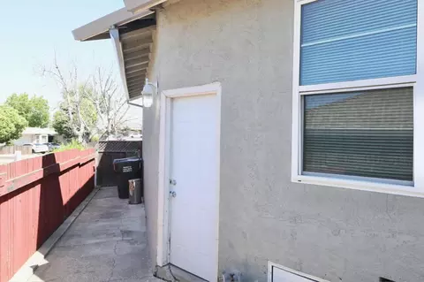 Exterior - 6 Linscheid Dr, Pittsburg, CA 94565 photo 2 of 4