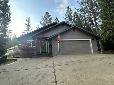 111 Lupine Rd, Murphys, CA 95247