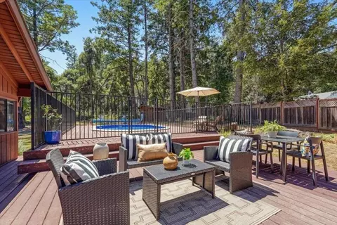 360 Braemoor Dr, Santa Cruz, CA 95060