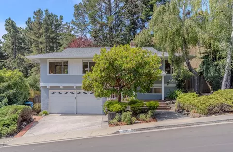 1031 Yosemite Dr, Pacifica, CA 94044