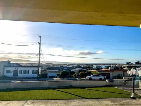 1976 Grandview St, Seaside, CA 93955