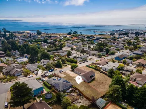 331 Carmel Ave, El Granada, CA 94018