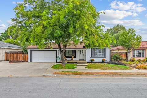 7210 Yorktown Dr, Gilroy, CA 95020