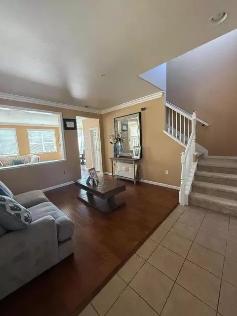 1058 Sardinia Dr, Salinas, CA 93905 photo 4