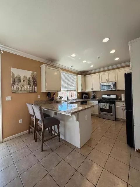 1058 Sardinia Dr, Salinas, CA 93905 photo 7