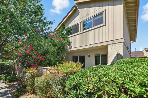 3133 Loma Verde Dr 39, San Jose, CA 95117
