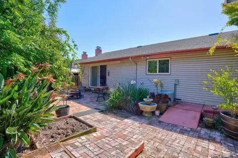 Exterior - 1412 Lassen St, Vallejo, CA 94591 photo 5 of 10
