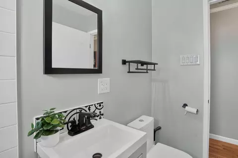 Bath - 1412 Lassen St, Vallejo, CA 94591 photo 2 of 3