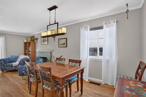 Dining - 1412 Lassen St, Vallejo, CA 94591 photo 3 of 4