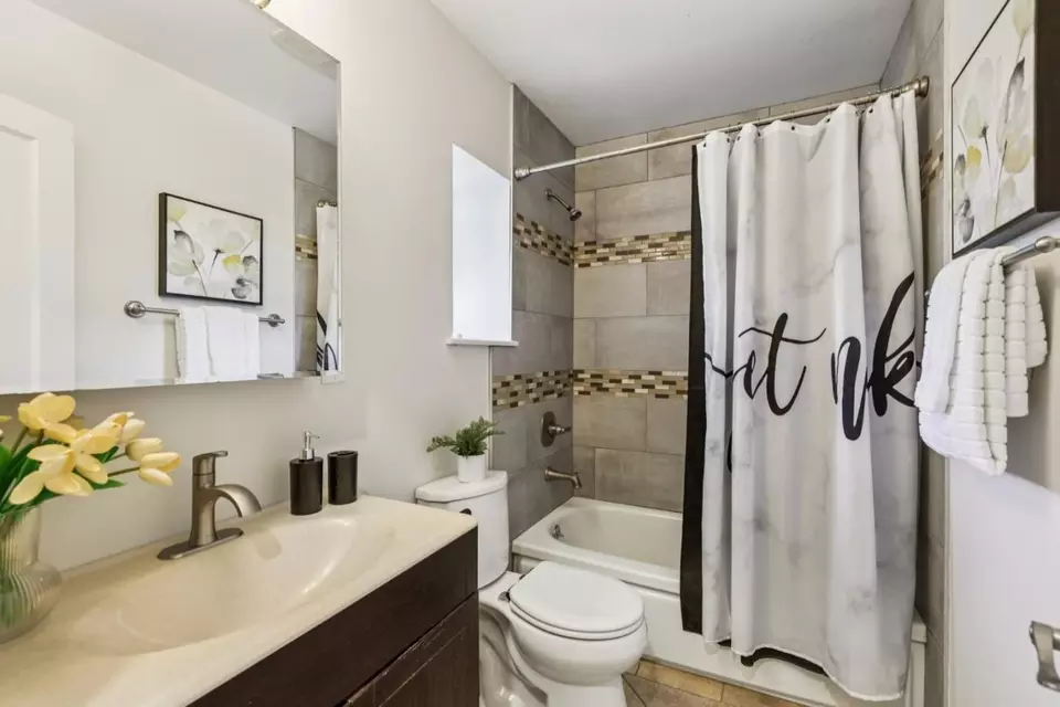 Bath - 1413 San Juan Ave, San Jose, CA 95110 photo 3 of 3