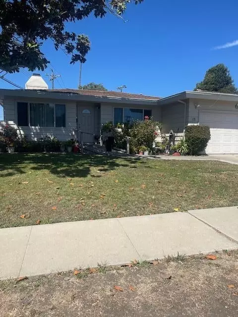 15 Saint Francis Way, Salinas, CA 93906