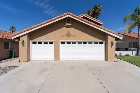 Exterior - 911 Saint Ann Dr, Paso Robles, CA 93446 photo 2 of 8
