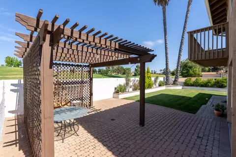 Exterior - 911 Saint Ann Dr, Paso Robles, CA 93446 photo 7 of 8