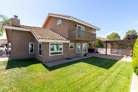 Exterior - 911 Saint Ann Dr, Paso Robles, CA 93446 photo 5 of 8