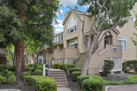 1172 La Rochelle Ter B, Sunnyvale, CA 94089