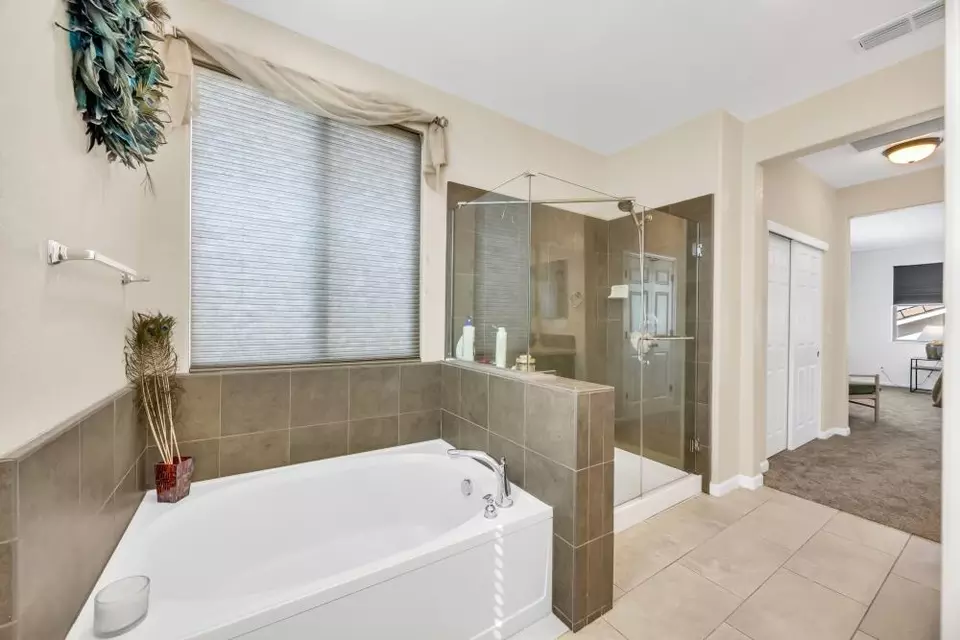 Bath - 804 Berry Creek Dr, Rocklin, CA 95765 photo 3 of 4
