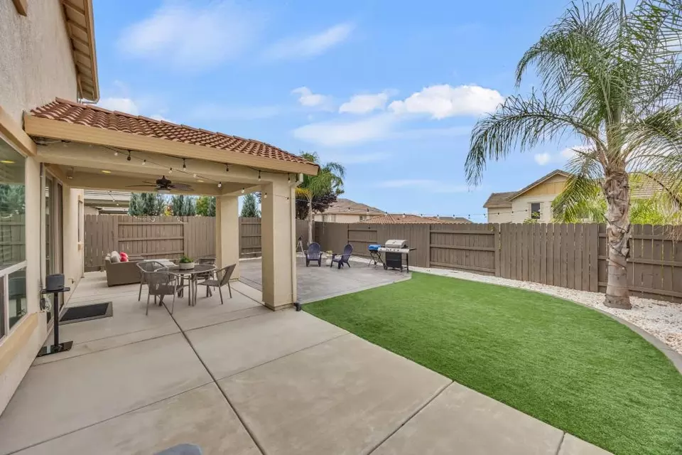 Exterior - 804 Berry Creek Dr, Rocklin, CA 95765 photo 3 of 6