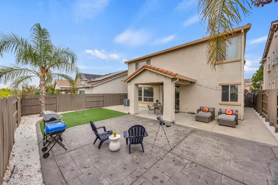 Exterior - 804 Berry Creek Dr, Rocklin, CA 95765 photo 5 of 6