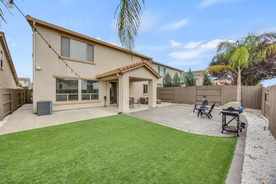Exterior - 804 Berry Creek Dr, Rocklin, CA 95765 photo 4 of 6