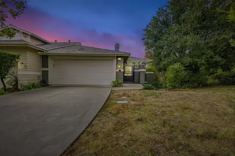111 Cliff Swallow Ct, Brisbane, CA 94005
