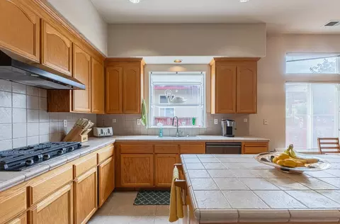 822 Castleton St, Salinas, CA 93906 photo 15