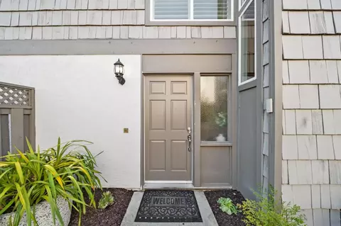 848 Magellan Ln, Foster City, CA 94404