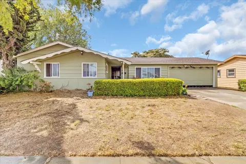 730 Los Coches Ave, Salinas, CA 93906