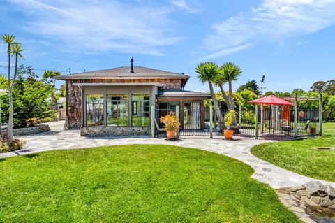 575 Dolores Ave, Half Moon Bay, CA 94019