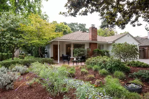 527 Rhodes Dr, Palo Alto, CA 94303