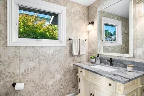 Bath - 124 Lagunitas Ct, Aptos, CA 95003 photo 8 of 13