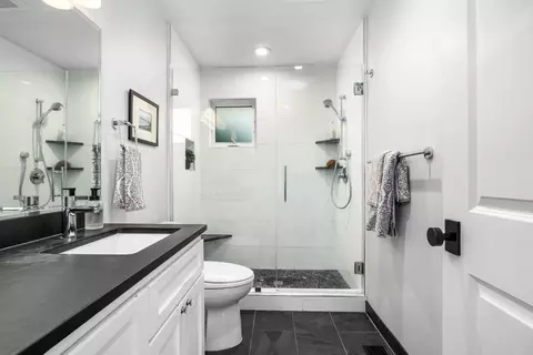 Bath - 124 Lagunitas Ct, Aptos, CA 95003 photo 7 of 13