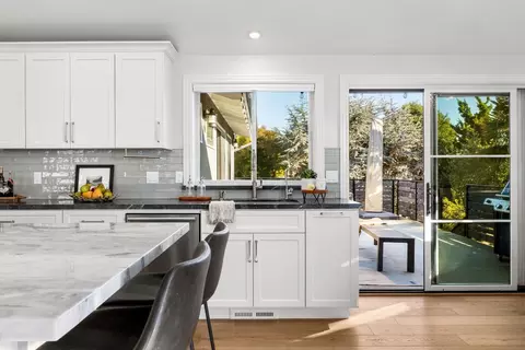 Kitchen - 124 Lagunitas Ct, Aptos, CA 95003 photo 8 of 8
