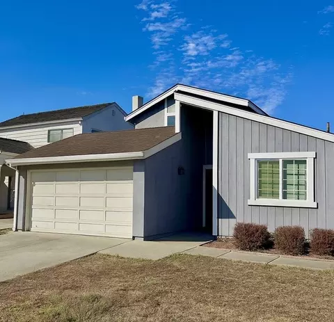 424 Brighton St, Salinas, CA 93907 photo 2