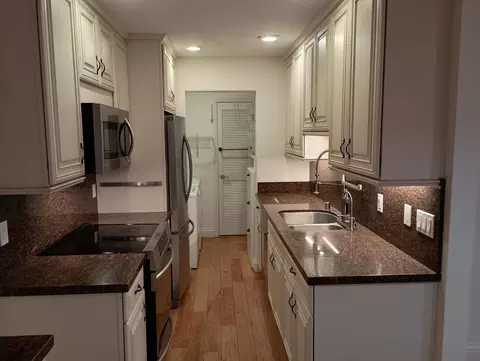 Kitchen - 1514 Dolphin Dr 1514, Aptos, CA 95003 photo 2 of 2