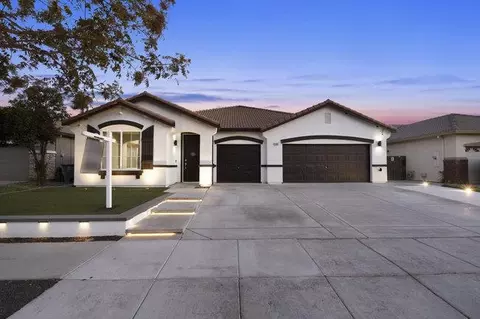 2095 Palermo Dr, Los Banos, CA 93635