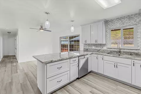19018 Beatrice Dr, Salinas, CA 93907 photo 12