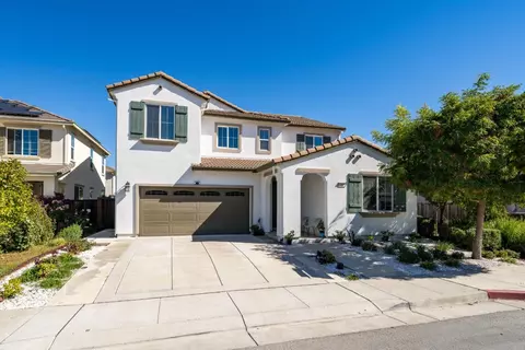 7722 Curry Dr, Gilroy, CA 95020