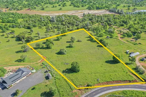 2844 Canoe St, Copperopolis, CA 95228