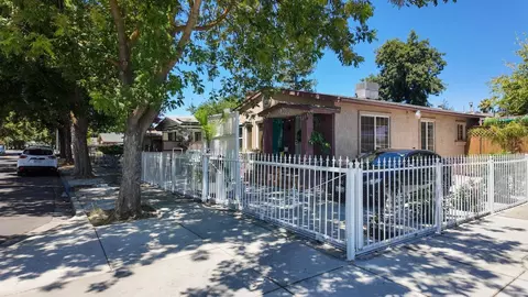 202 California Ave, Modesto, CA 95351
