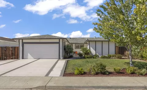1209 Glacier Dr, Milpitas, CA 95035