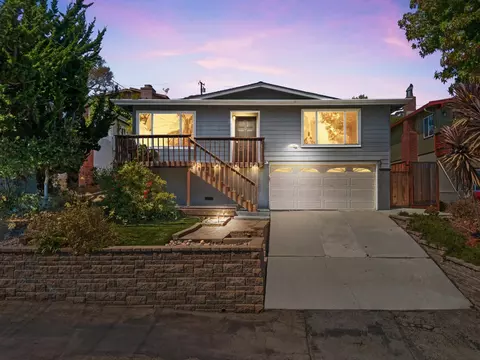 5491 Golf Dr, Soquel, CA 95073