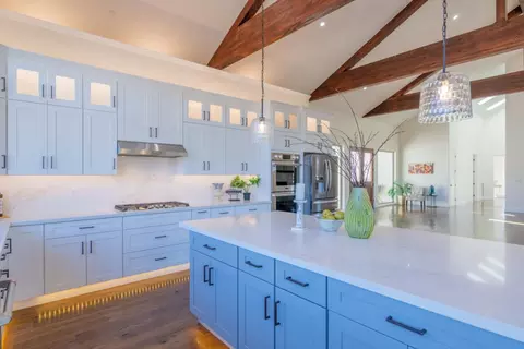 Kitchen - 9020 Hidden Canyon Rd, Salinas, CA 93907 photo 4 of 8