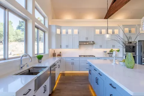 Kitchen - 9020 Hidden Canyon Rd, Salinas, CA 93907 photo 3 of 8