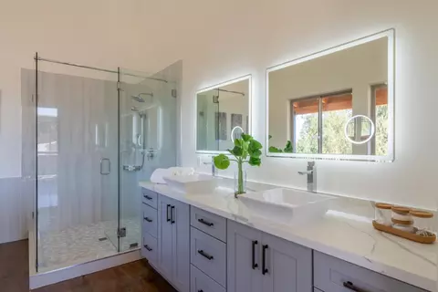 Bath - 9020 Hidden Canyon Rd, Salinas, CA 93907 photo 5 of 12
