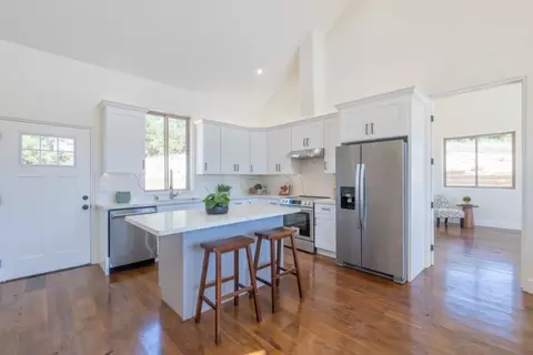 Kitchen - 9020 Hidden Canyon Rd, Salinas, CA 93907 photo 6 of 8