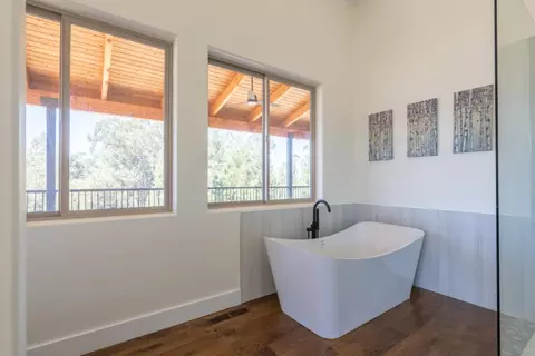 Bath - 9020 Hidden Canyon Rd, Salinas, CA 93907 photo 6 of 12