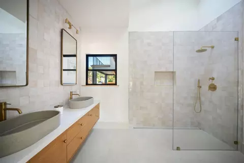 Bath - 3240 N Main St, Soquel, CA 95073 photo 8 of 13