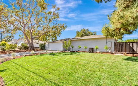 376 Alicia Way, Los Altos, CA 94022